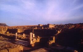 Terrasse Forum Ouest podium/Vue de l'ouest.