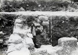 Belo oct. 1979. D 12. Mur tardif. Vue de l'Ouest vers l'Est.