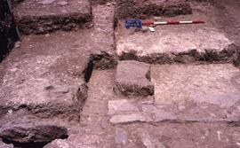 Passage H (H3). Cardo, maison et partie du passage vue du sud.