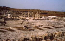 Édifice "aux deux escaliers".