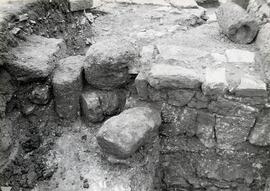 Le mur foyer de la boutique. Vue du Nord.