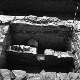 Necrópolis SE/Corte I/EE-FF-42-43/MONUM. A.