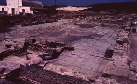 Place Sud. Basilique.