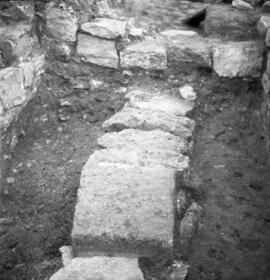 C18 canalisation W et mur EW dans la galerie du cardo.