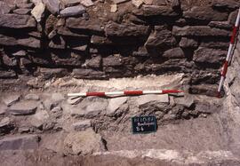 Boutiques B4. Sondage le long du mur nord.