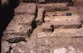 Passage H (H3). Passage, cardo et maison vus du sud.