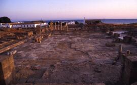Forum/Basilique/Vue de l'esplanade des temples.