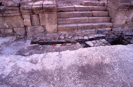 Galerie ouest Sondage G1. Sondage devant escalier du passage H.