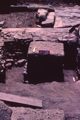 Marché. Édifice aux deux escaliers/Sondage 2.