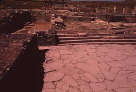 Sud basilique. Decumanus.