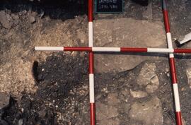 Angle NE de salle VIII.