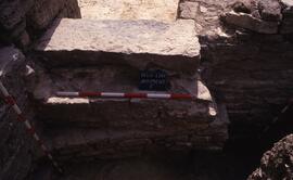 Bâtiment F. Sondage dans l'angle N-E.