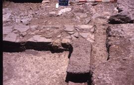 Passage H (H3). Maison et passage vus du nord.