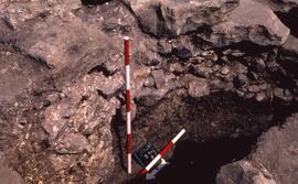 Marché. Édifice aux deux escaliers/Sondage 8.