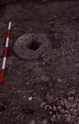Bâtiment F. Basé au centre du pronaos.
