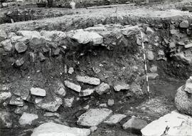 Belo oct. 1979. C 9 mur tardif SO-NE avant destruction. Vue du SE vers le NO.