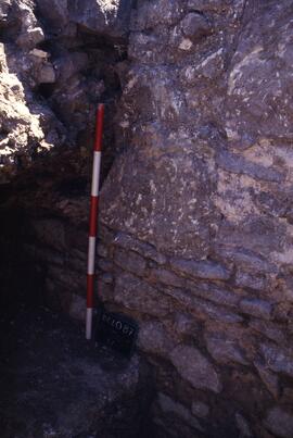 Passage H Sondage H1 (angle S-E). Mur ouest de la galerie.