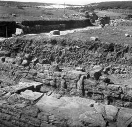 C18-C17 pilier de la galerie du cardo.