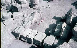 Basilique (Blocs moulurés à l`ouest).