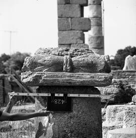 Chapiteau Basilique. 428.