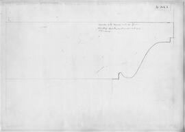 Corniche de la terrasse nord du forum réemployé dans les escaliers contiguës de la tribune.
