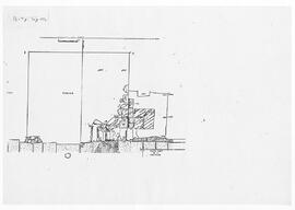 Podium/Pilier ouest de la fontaine.