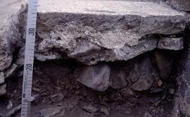 Divers. Monument à abside. Piece Sud Maison.