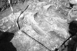 Fontaine-Temple E (+ fouille Dupré 1981). S7 Ouest.